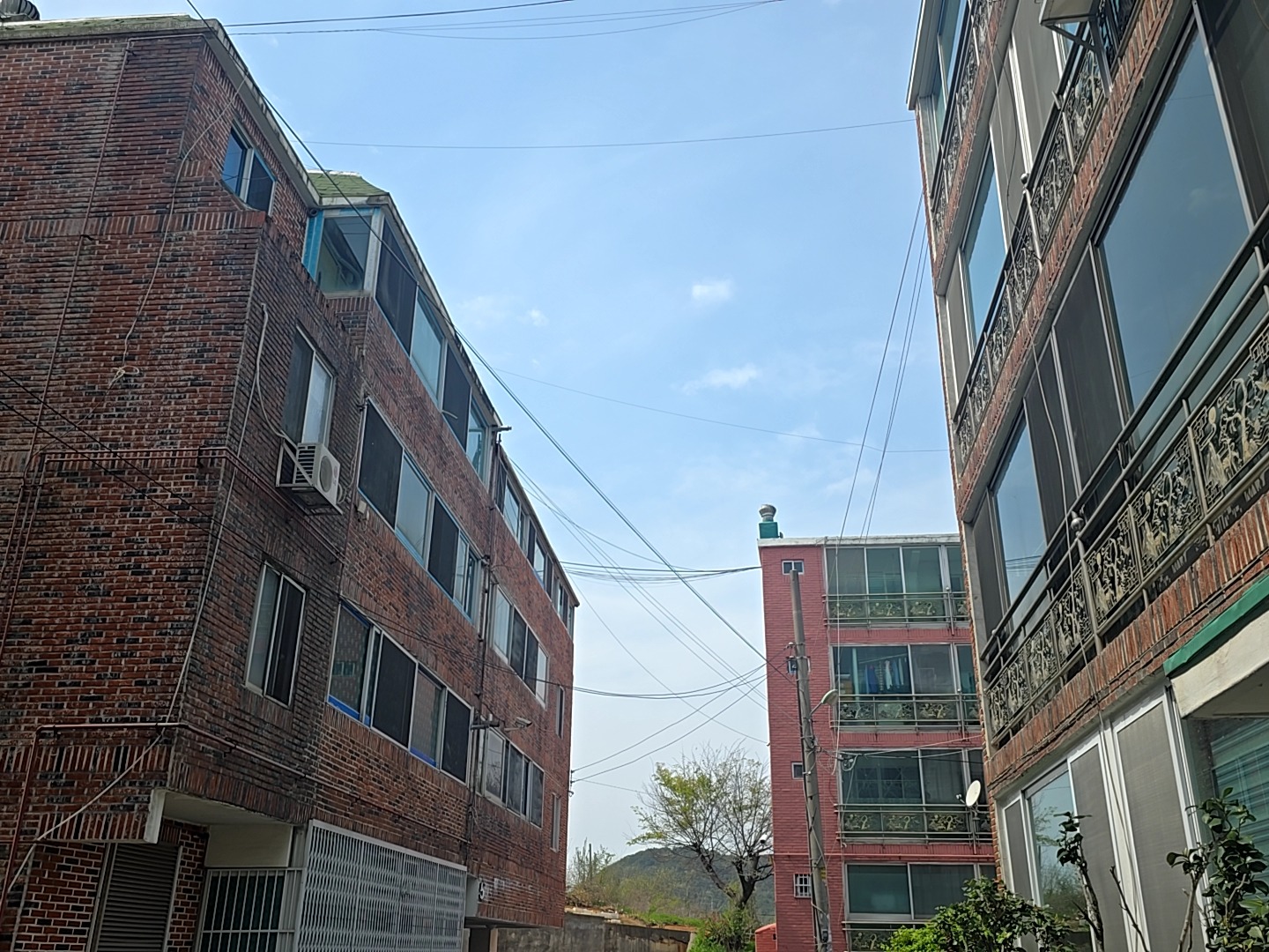 김해 진영 누수업체 실제 배관 수리 현장 건물