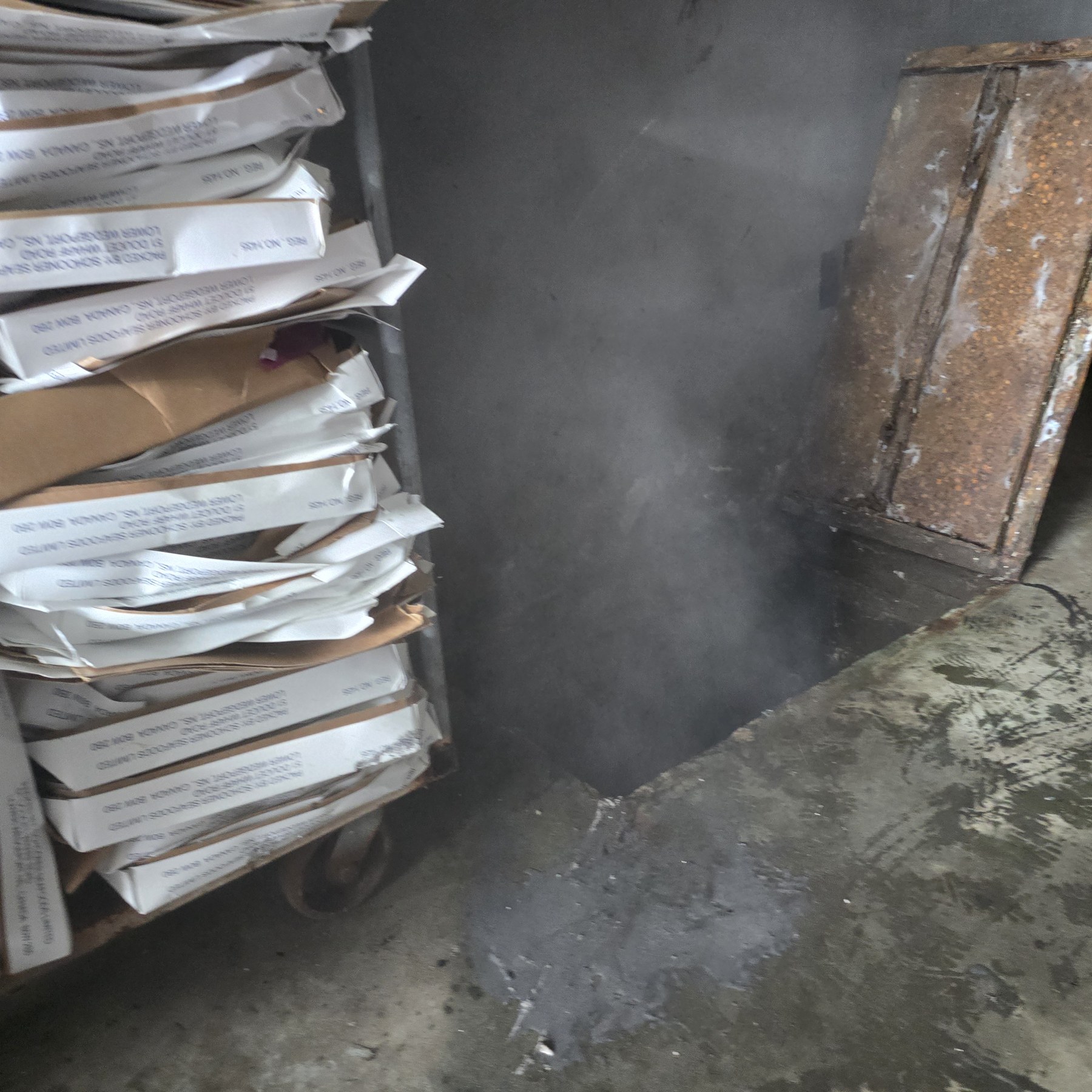 부산 엄궁동 하수구 고압세척 오염수 회수와 주변 정리
